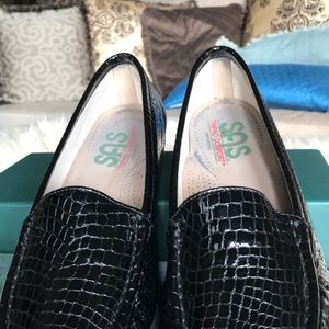 Women’s patent leather shoes